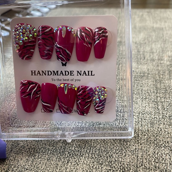 ❤️Handmade Nail Set with Pink Zebra Design - Picture 1 of 3